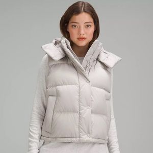 LULULEMON WUNDER PUFF CROPPED VEST REMOVABLE HOOD*LIMITED EDITION IN THIS COLOR*